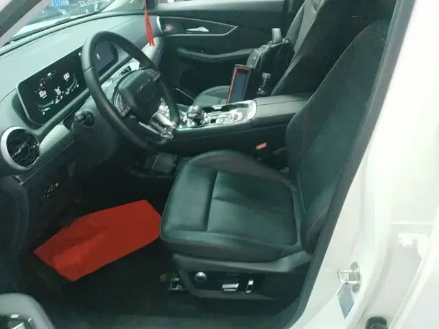 Forthing T5 Evo — Фото автомобиля 10