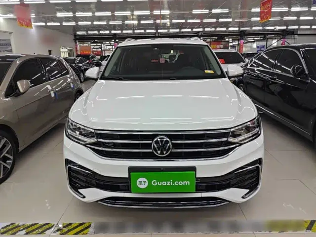 Volkswagen Tiguan L — Фото автомобиля 2
