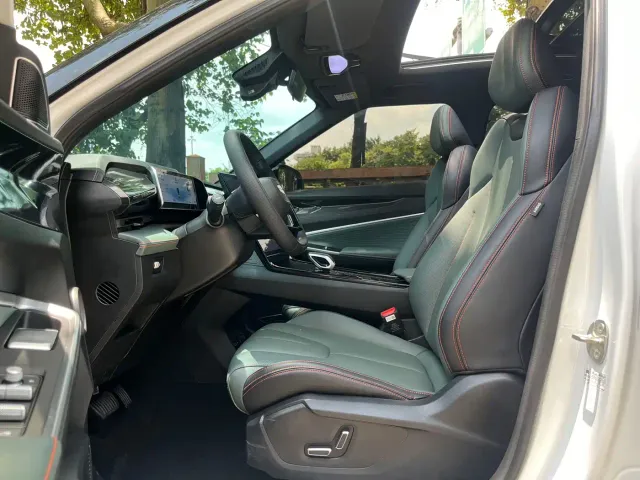 Geely Boyue — Фото автомобиля 11