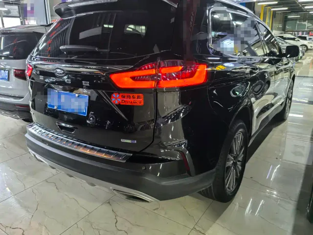 Ford Edge — Фото автомобиля 6