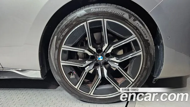 BMW 7-Series — Фото автомобиля 21