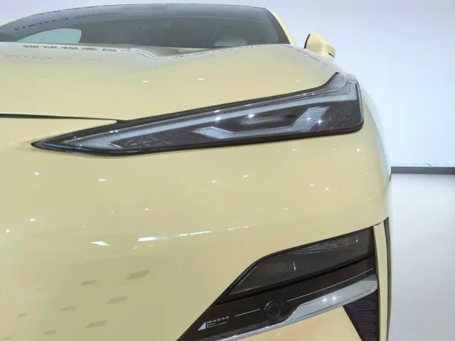 Geely Galaxy E8 — Фото автомобиля 12