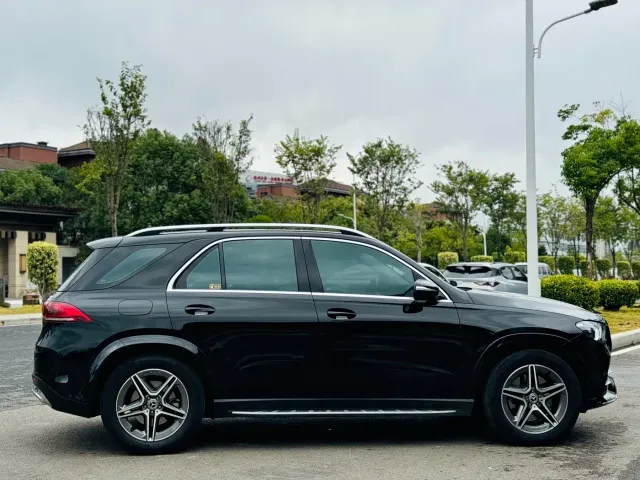 Mercedes-Benz GLE-Class — Фото автомобиля 13