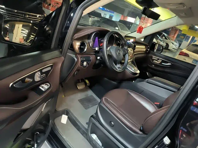 Mercedes-Benz Mercedes-Benz V-Class 2021 V 260 L Long Wheelbase Luxury Edition — Фото автомобиля 15