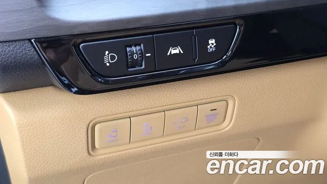 Kia Carnival Generation 4 — Фото автомобиля 30