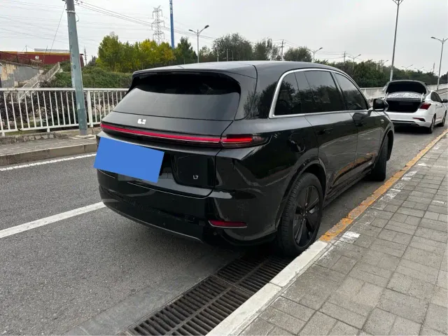 Li Auto L7 — Фото автомобиля 2