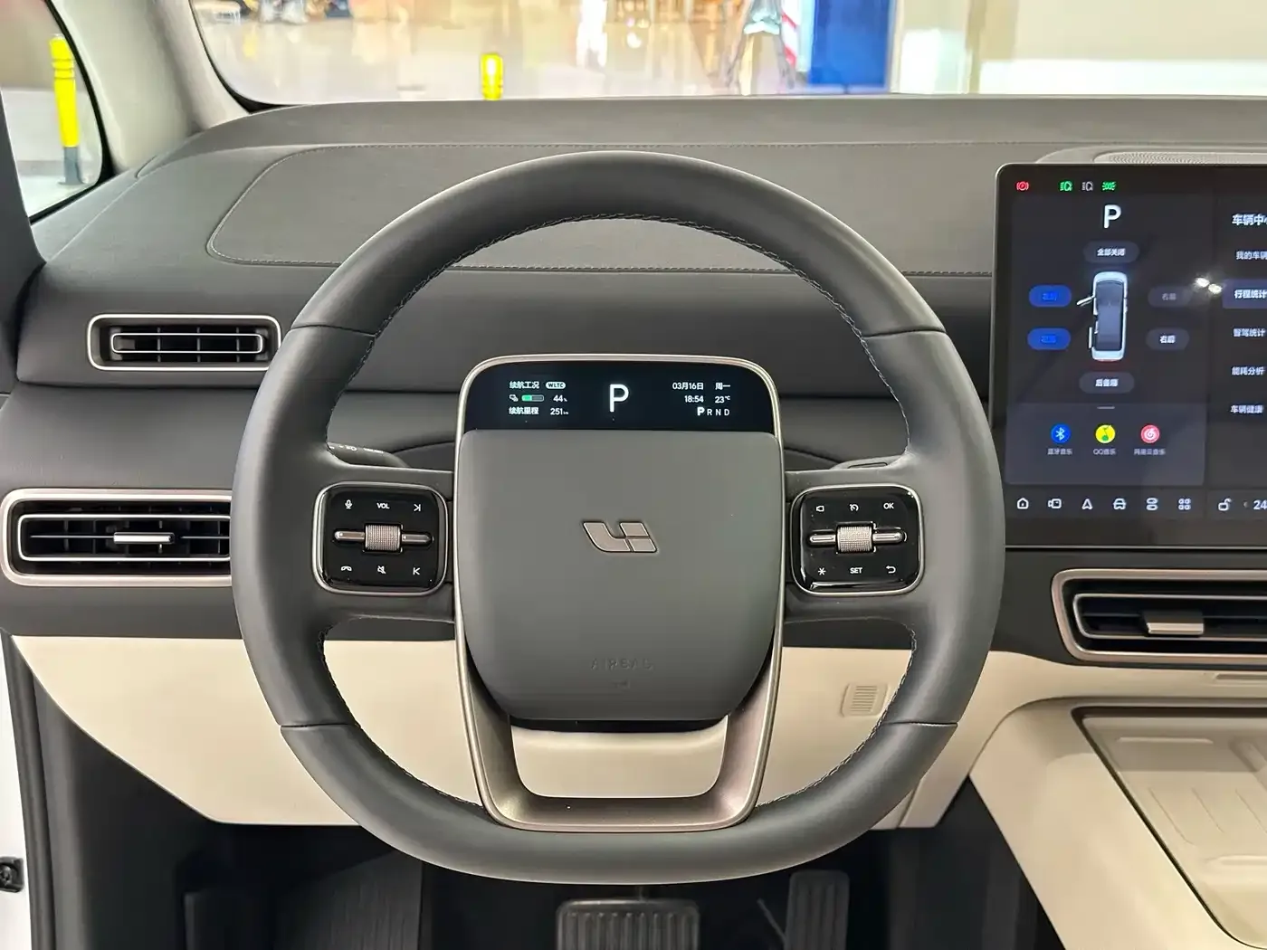 Li Auto Li Auto MEGA 2025 Model Home Family Special Edition — Фото автомобиля 12