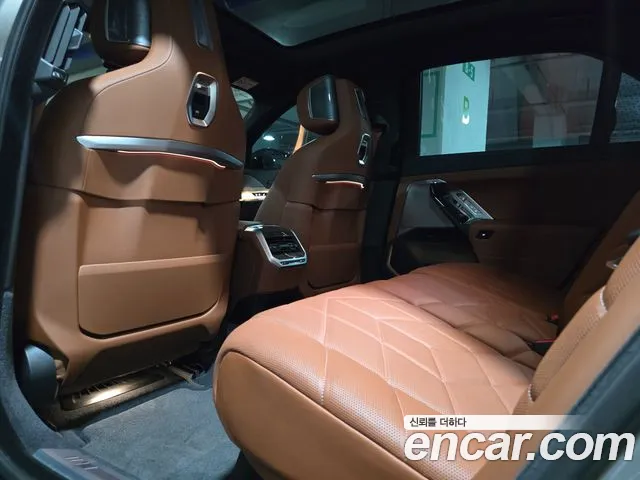 BMW 7-Series — Фото автомобиля 10