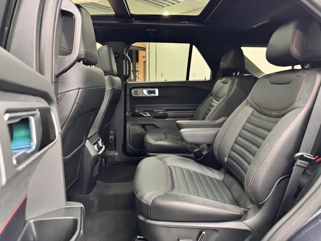 Ford Explorer — Фото автомобиля 7