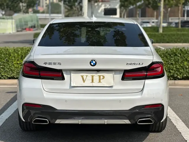 BMW BMW 5 Series 2022 525Li M Sport Package — Фото автомобиля 4