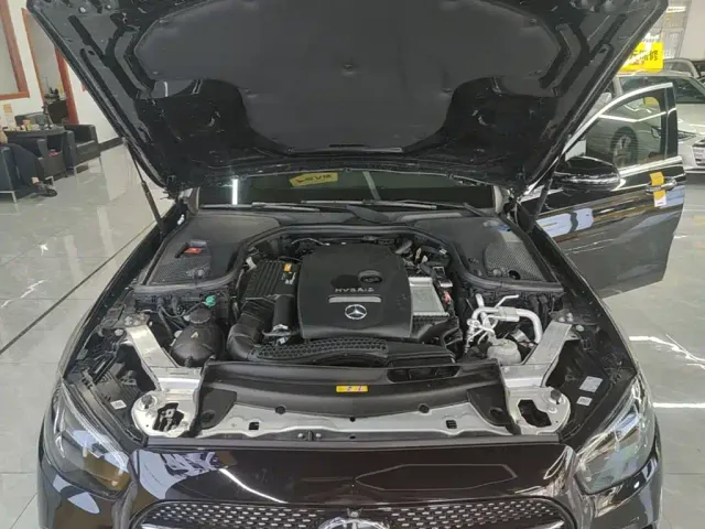 Mercedes-Benz E-Class — Фото автомобиля 19