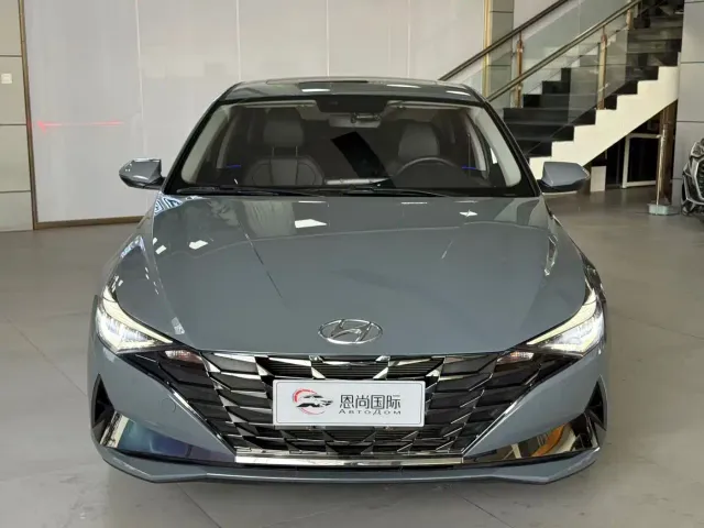 Hyundai Elantra — Фото автомобиля 2