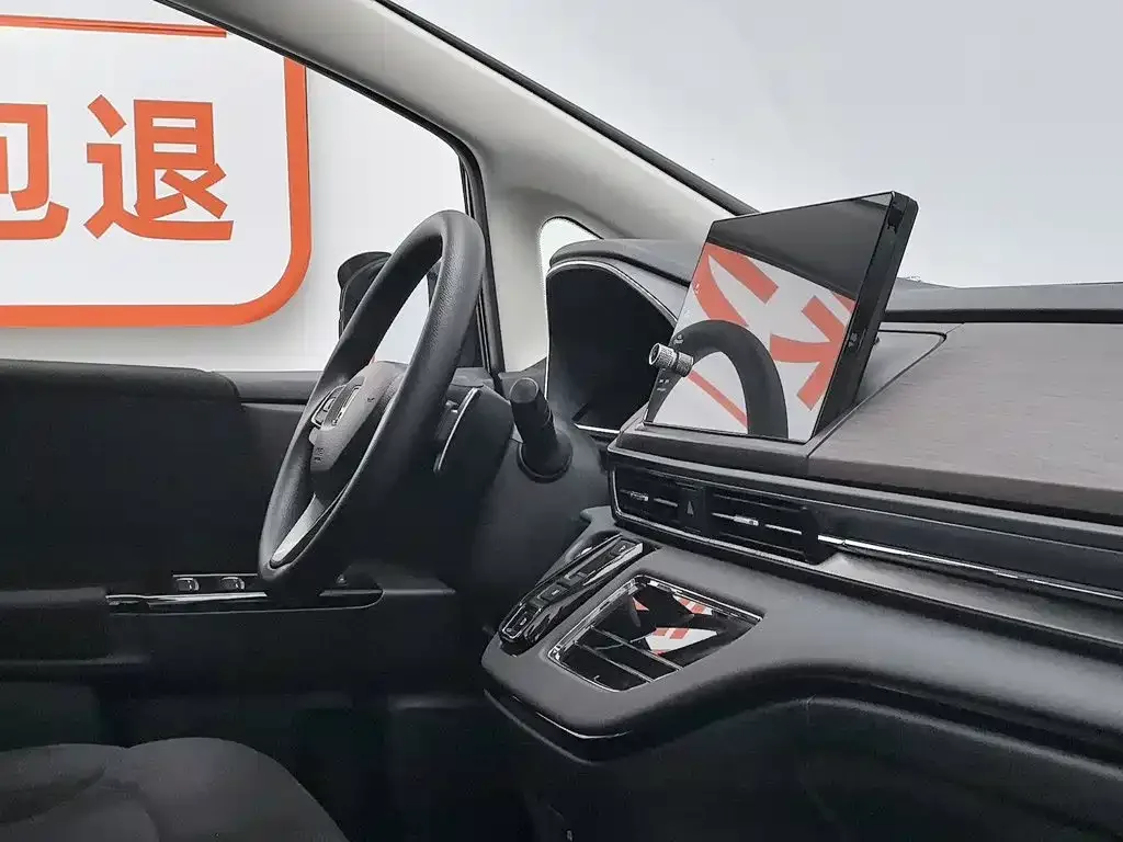 Honda Odyssey 2026 2.0L e:HEV Sharp Delight Edition — Фото автомобиля 22