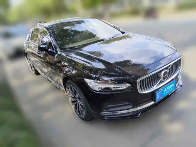 Volvo S90 — Фото автомобиля 3