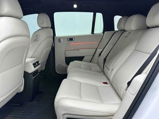 Li Auto L7 — Фото автомобиля 7