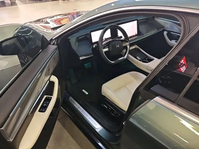 Xpeng P7 — Фото автомобиля 15