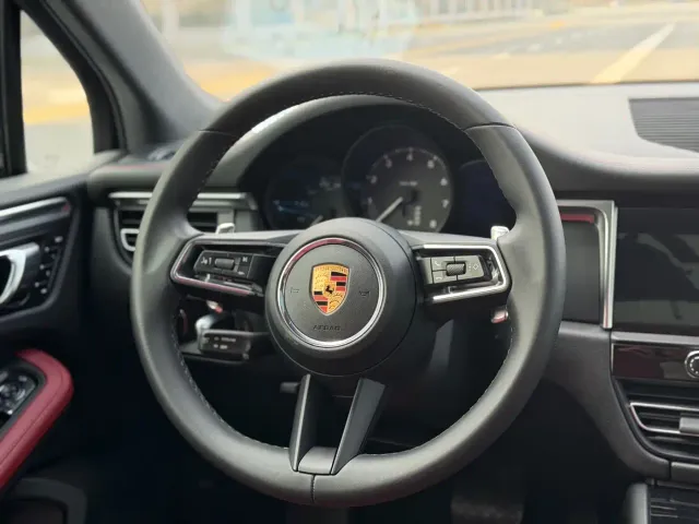 Porsche Macan — Фото автомобиля 11