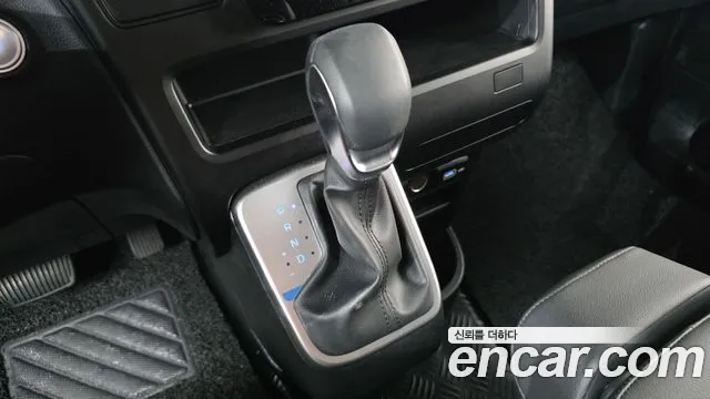 Hyundai Staria Staria Tourer 11 мест — Фото автомобиля 8