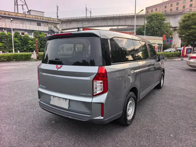 Wuling Zhengcheng — Фото автомобиля 6