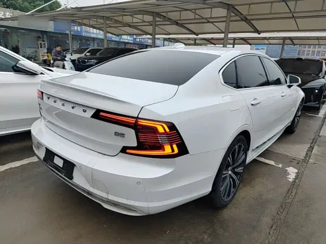 Volvo S90 — Фото автомобиля 6