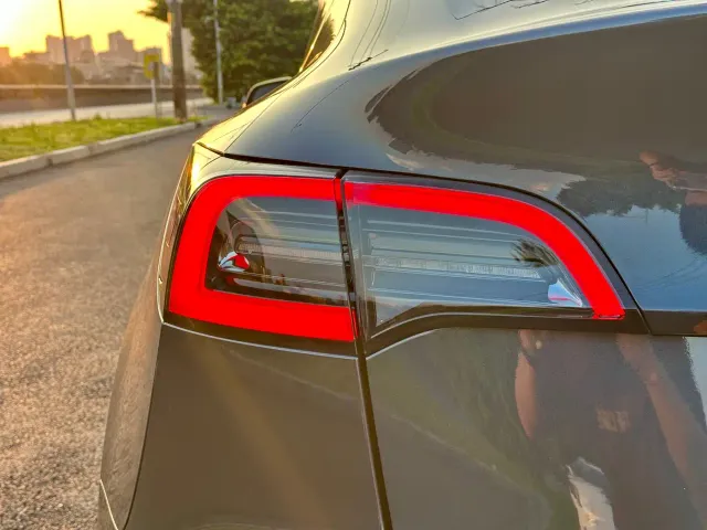 Tesla Model Y — Фото автомобиля 7