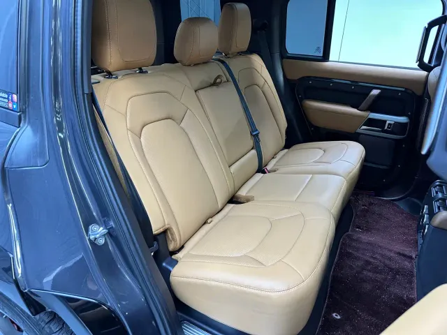 Land Rover Defender — Фото автомобиля 21