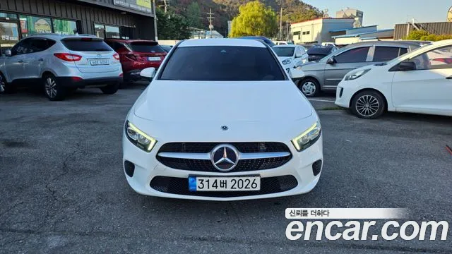 Фотография автомобиля — Mercedes-Benz A-Class W177
