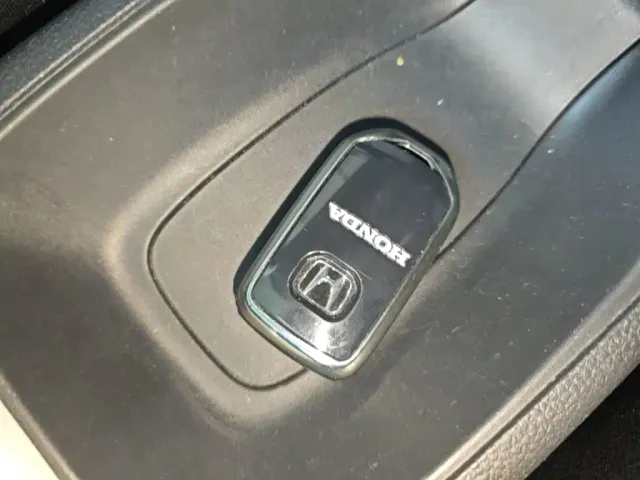 Honda Fit — Фото автомобиля 8