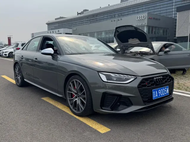 Audi S4 — Фото автомобиля 6