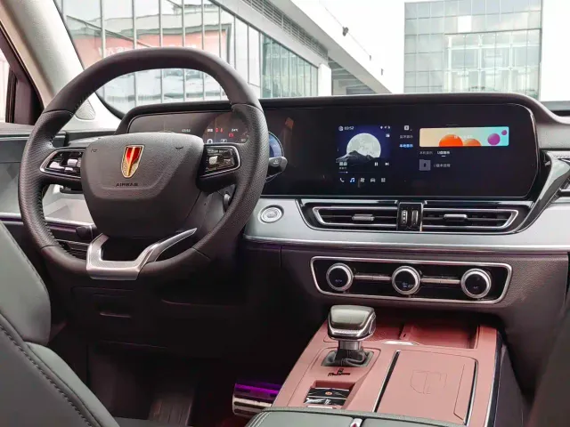 Hongqi HS5 — Фото автомобиля 11