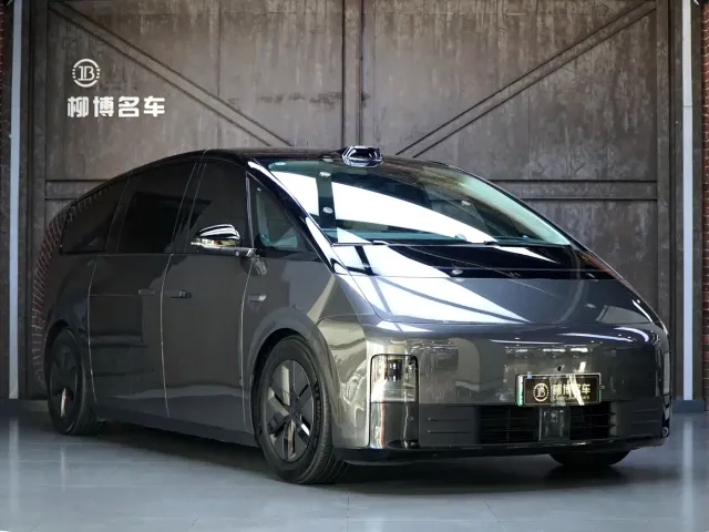 Li Auto MEGA — Фото автомобиля 20