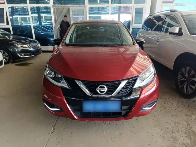 Nissan Tiida — Фото автомобиля 2