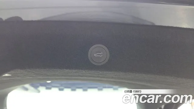 Tesla Model Y — Фото автомобиля 27