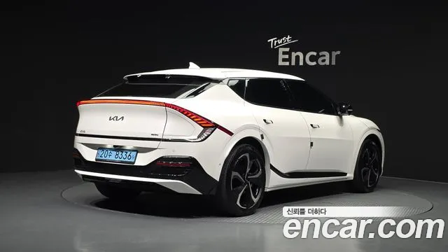 Kia EV6 — Фото автомобиля 2