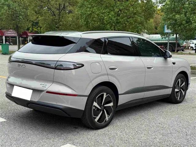 BYD Sealion 06 — Фото автомобиля 11