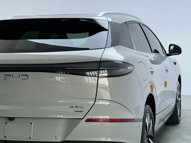 BYD Sealion 06 — Фото автомобиля 17