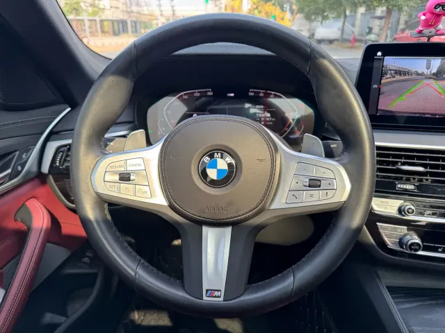 BMW 5 Series — Фото автомобиля 4