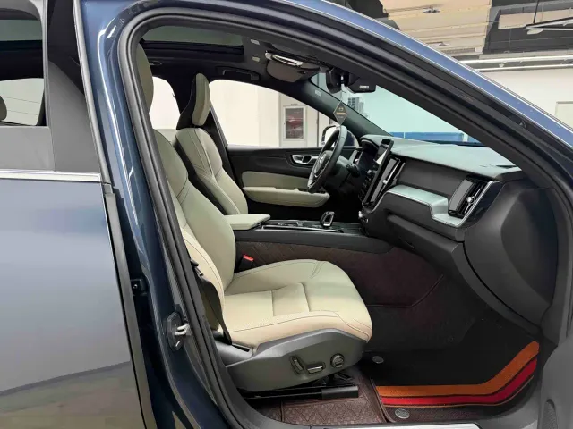 Volvo XC60 — Фото автомобиля 22