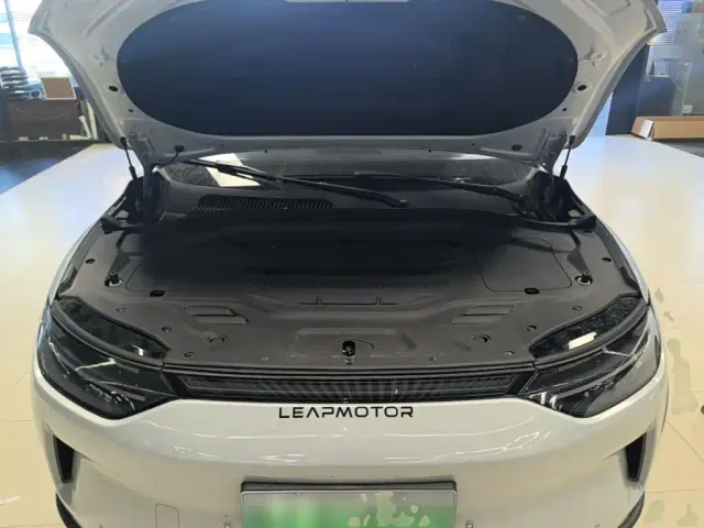 Leapmotor C11 — Фото автомобиля 19