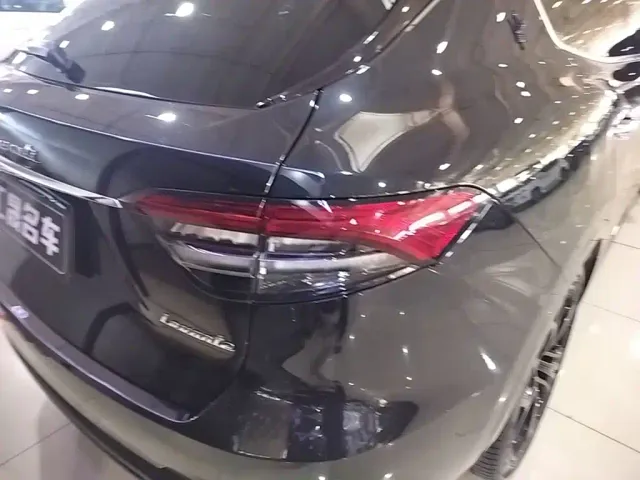 Maserati Levante — Фото автомобиля 7