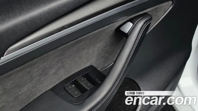 Tesla Model Y — Фото автомобиля 15