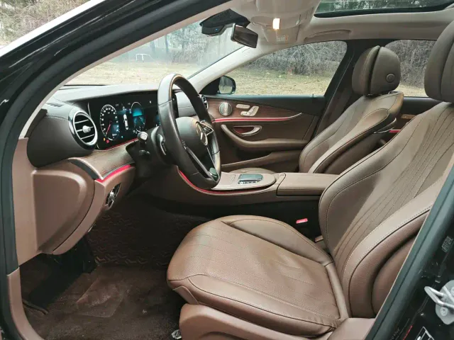 Mercedes-Benz E-Class — Фото автомобиля 13