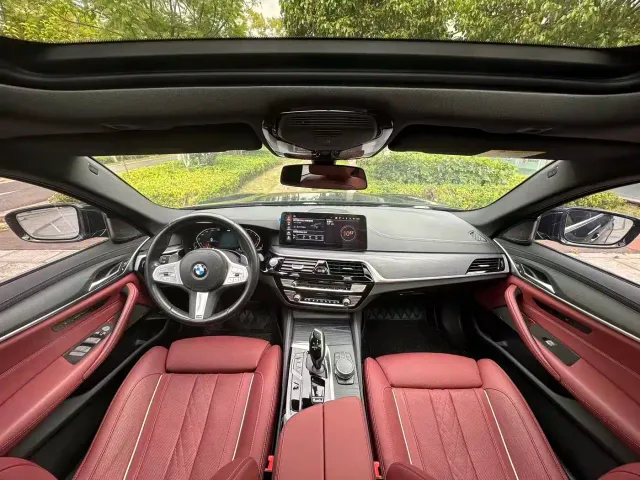 BMW 5 Series — Фото автомобиля 14