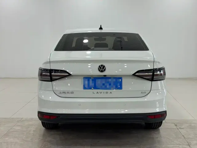 Volkswagen Lavida — Фото автомобиля 5