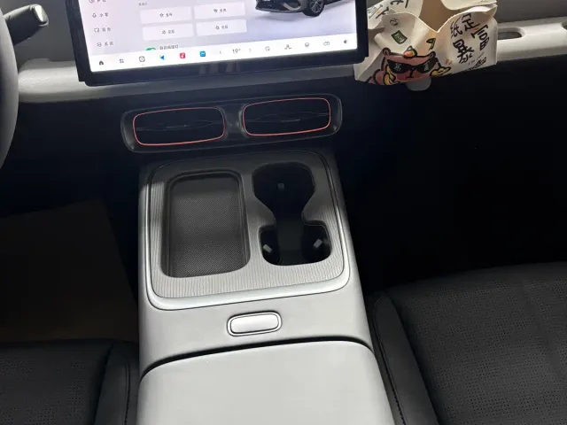 Leapmotor Lafa 5 — Фото автомобиля 11