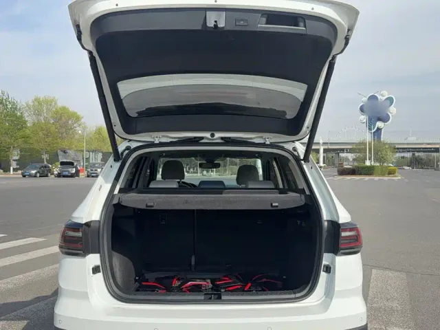 Volkswagen Tharu — Фото автомобиля 15