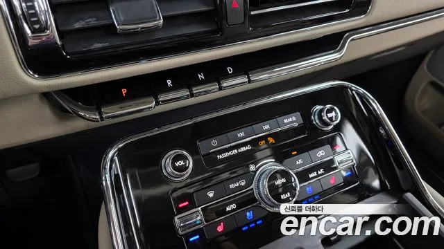 Lincoln Navigator 4th Gen — Фото автомобиля 12