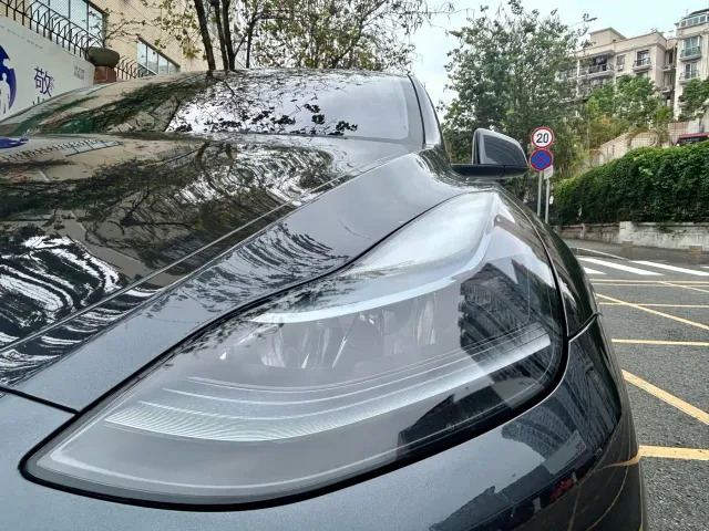 Tesla Model Y 2024 Rear-Wheel Drive Version — Фото автомобиля 5