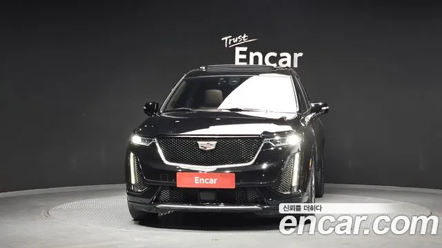 Cadillac XT6 — Фото автомобиля 3