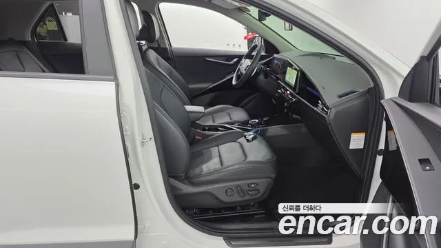 Kia Niro — Фото автомобиля 16